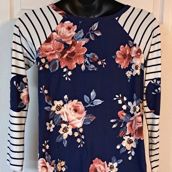 Reborn J Blue Flowered Pullover Top - Picture 5 of 8